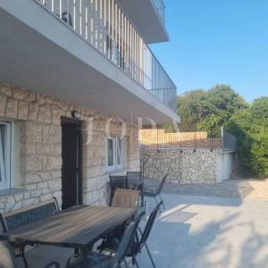 Novi Vindolski, kuća 70m od mora