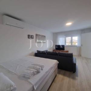 Novi Vindolski, kuća 70m od mora