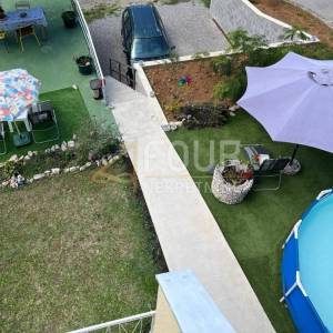 Novi Vinodolski, 110m2, kuća s 3 stana, garaža i okućnica