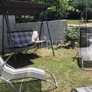 Novi Vinodolski, 110m2, kuća s 3 stana, garaža i okućnica