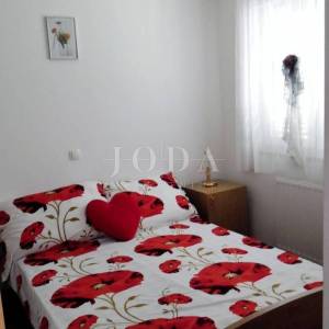 Novi Vinodolski, apartmanska kuća sa poslovnim prostorom