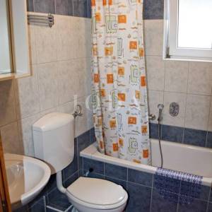 Novi Vinodolski, apartmanska kuća sa poslovnim prostorom