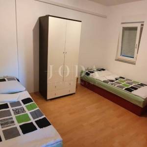 Novi Vinodolski, apartmanska kuća