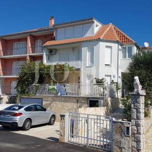 Novi Vinodolski, apartmanska kuća