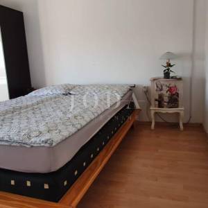 Novi Vinodolski, apartmanska kuća