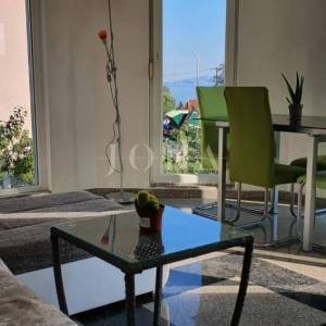 Novi Vinodolski, apartmanska kuća
