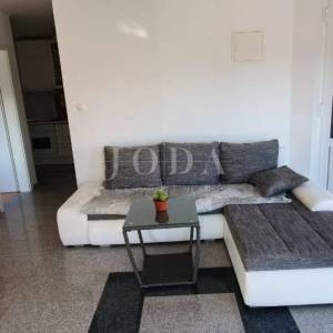 Novi Vinodolski, apartmanska kuća