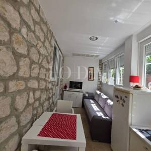 NOVI VINODOLSKI, BRIBIRSKA OBALA, stan 130m  od mora