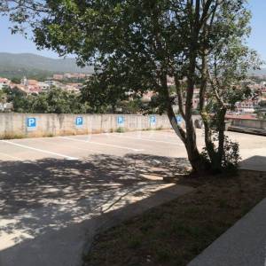 NOVI VINODOLSKI, etaža sa dvije stambene jedinice i okućnicom