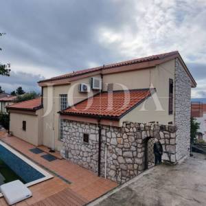 Novi Vinodolski kuća 100 m od mora