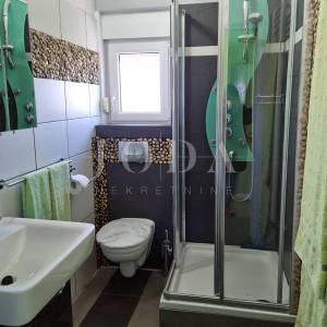 Novi Vinodolski, kuća 50m od mora