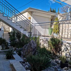 Novi Vinodolski, kuća 50m od mora