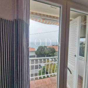 Novi Vinodolski, kuća drugi red od mora