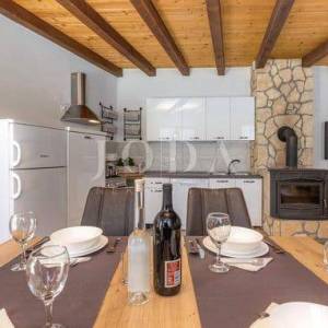 NOVI VINODOLSKI, kuća na mirnoj lokaciji