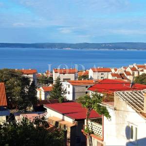 Novi Vinodolski, kuća sa četiri apartmana u blizini centra