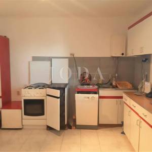 Novi Vinodolski, kuća sa četiri apartmana u blizini centra
