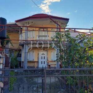 Novi Vinodolski, kuća sa četiri apartmana u blizini centra