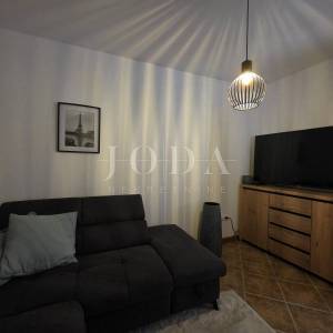 NOVI VINODOLSKI, kuća sa dvorišnim objektom u blizini centra