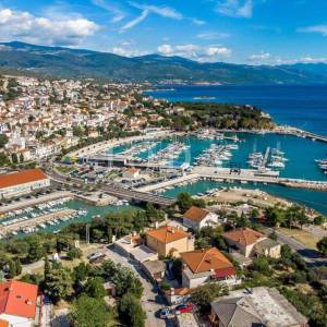 NOVI VINODOLSKI, kuća u blizini mora