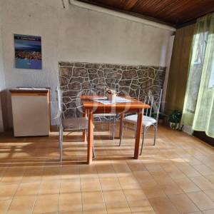 Novi Vinodolski, kuća u blizini mora
