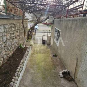 Novi Vinodolski, kuća u blizini mora