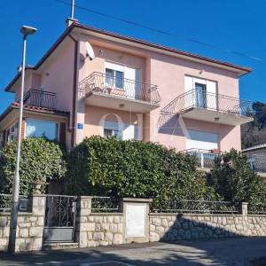 Novi Vinodolski, kuća u blizini centra i mora