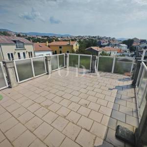 Novi Vinodolski, kuća u centru s panoramskim pogledom 
