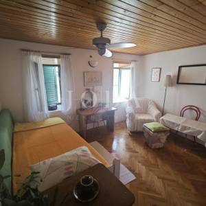 Novi Vinodolski, kuća u centru s panoramskim pogledom 