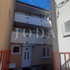 Novi Vinodolski, kuća u centru grada