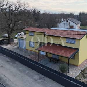 Novi Vinodolski, lijepa kuća na mirnoj lokaciji