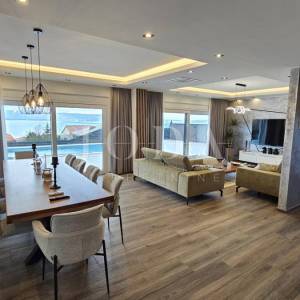 Novi Vinodolski moderna novogradnja blizu plaže i centra grada