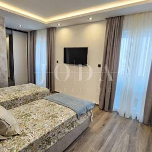 Novi Vinodolski moderna novogradnja blizu plaže i centra grada