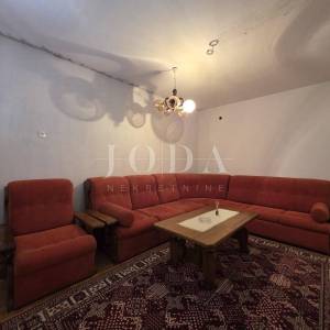 Novi Vinodolski, Smokvica Krmpotska, kuća sa dva stana