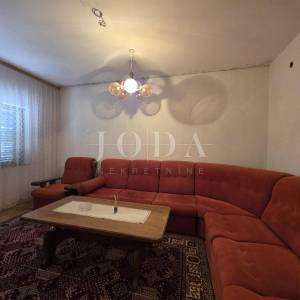 Novi Vinodolski, Smokvica Krmpotska, kuća sa dva stana