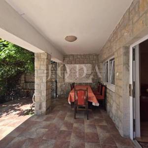 Novi Vinodolski, Smokvica Krmpotska, kuća sa dva stana