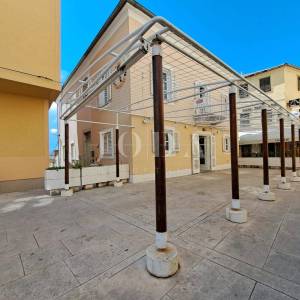 Novi Vinodolski, stambeno-poslovni objekt u centru grada
