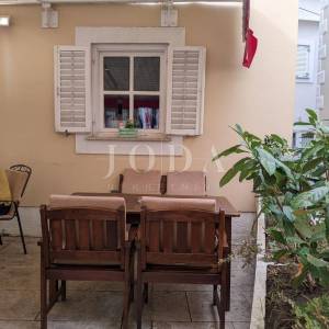 Novi Vinodolski, stambeno-poslovni objekt u centru grada