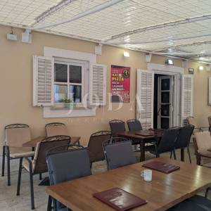 Novi Vinodolski, stambeno-poslovni objekt u centru grada