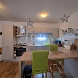 NOVI VINODOLSKI, stan 81m2, prizemlje