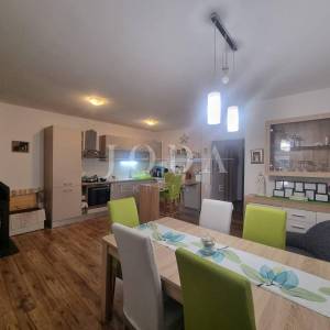 NOVI VINODOLSKI, stan 81m2, prizemlje