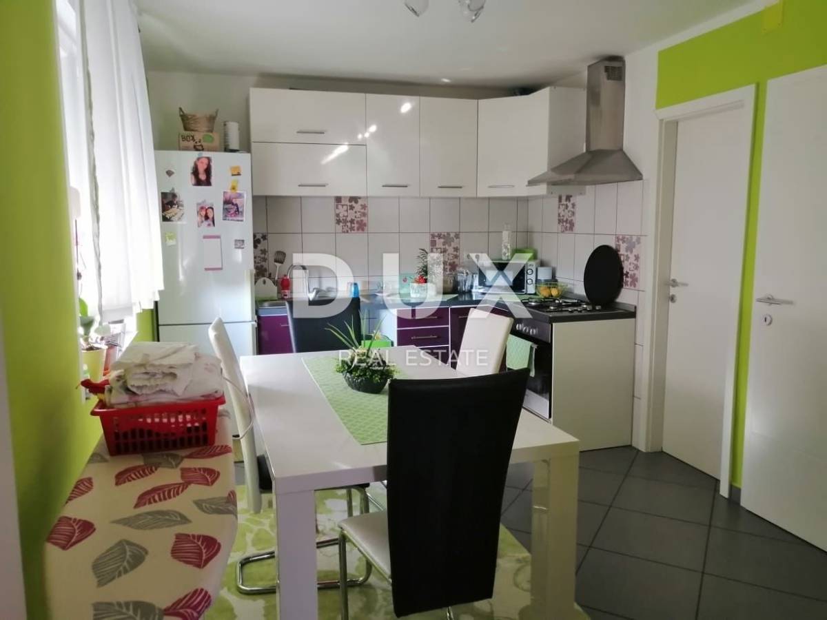 NOVI VINODOLSKI - stan na dobroj poziciji blizu mora