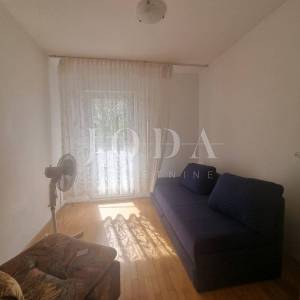 Novi Vinodolski,centar, kuća 180m od mora