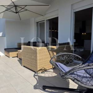 Novo uređeni penhouse 67m2 s panoramskim pogledom na more (prodaja).