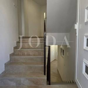 Novo uređeni penhouse 67m2 s panoramskim pogledom na more (prodaja).