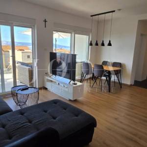 Novo uređeni penhouse 67m2 s panoramskim pogledom na more (prodaja).