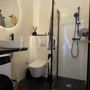 Novo uređeni penhouse 67m2 s panoramskim pogledom na more (prodaja).