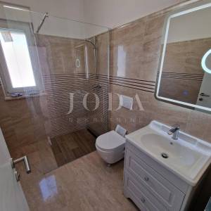 Novogradnja, apartman s otvorenim pogledom na more, Njivice