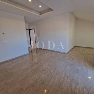 Novogradnja, apartman s otvorenim pogledom na more, Njivice