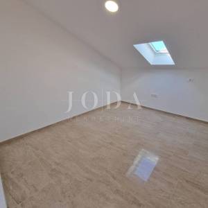 Novogradnja, apartman s otvorenim pogledom na more, Njivice