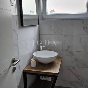 Novogradnja kuća sa bazenom,NOVIGRAD okolica